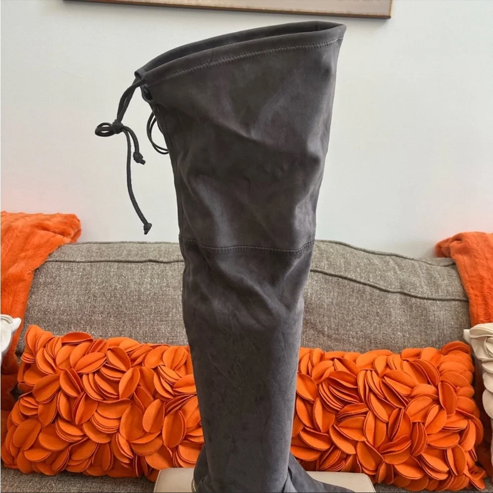 ❣️🆕Nicole Miller Grey Faux Suede Over The Knee Boots❣️